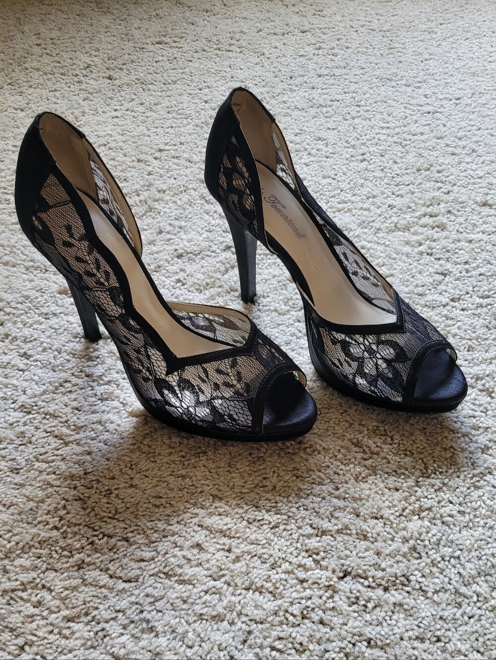 Sexy And Stylish Black Lace Heels 9 - Picture 3 of 5